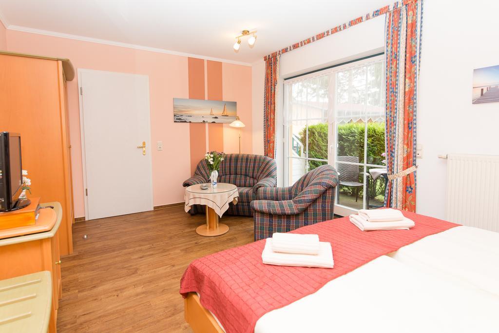 Hotel Garni Am Deich Zingst Room photo