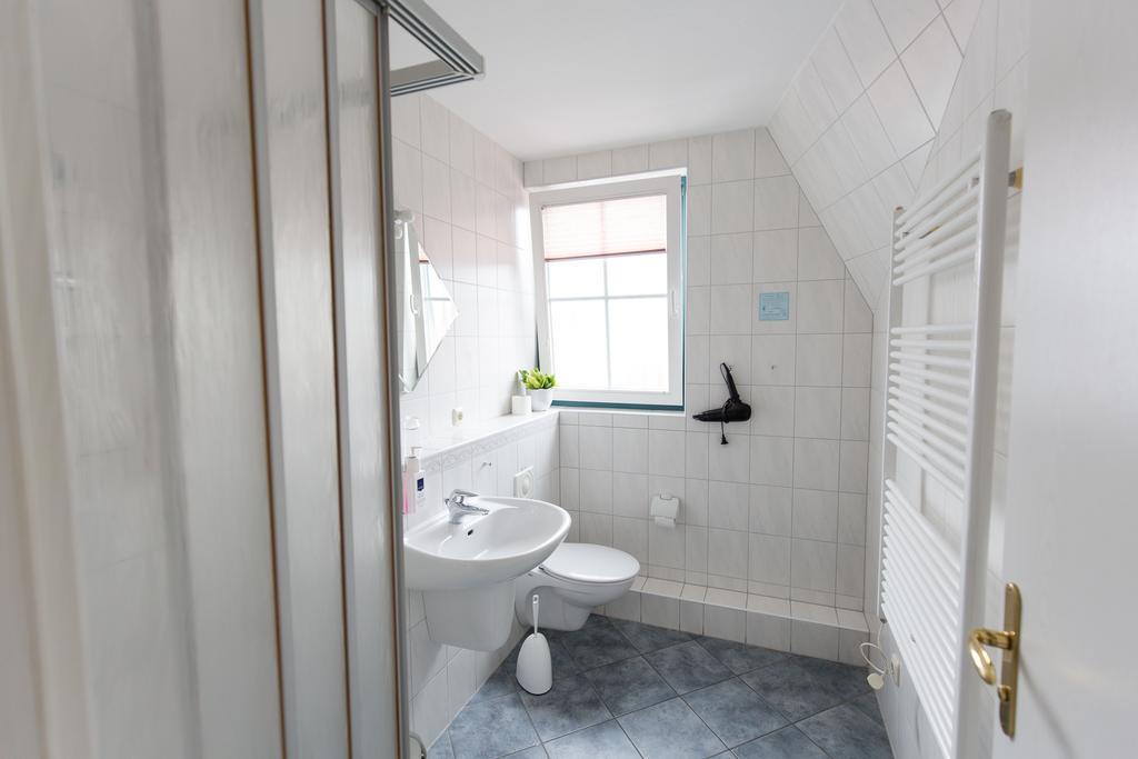 Hotel Garni Am Deich Zingst Room photo