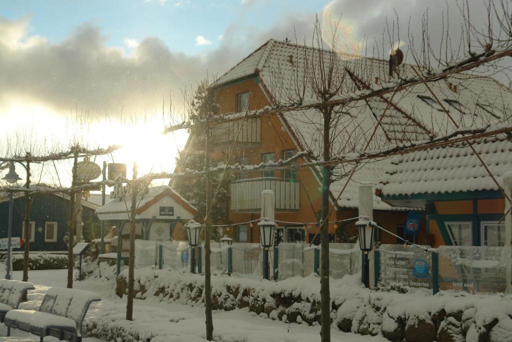 Hotel Garni Am Deich Zingst Exterior photo